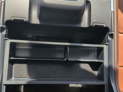 Certified 2025 Ford Expedition King Ranch image 38