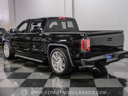 Used 2017 GMC Sierra 1500 Denali w/ Denali Ultimate Package AWD/4WD image 9