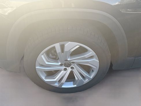 Used 2021 Volkswagen Atlas SE w/ Panoramic Sunroof Package image 37