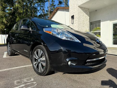 Used 2013 Nissan Leaf SL w/ Premium Pkg image 13