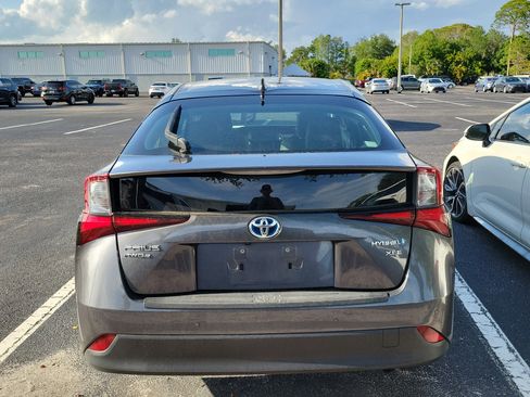 Used 2019 Toyota Prius XLE image 5