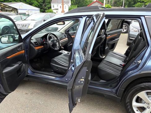 Used 2013 Subaru Outback 2.5i Limited w/ Moonroof Pkg AWD/4WD image 24
