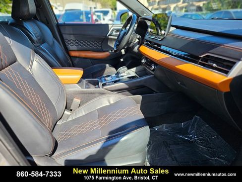 Used 2022 Mitsubishi Outlander GT image 11