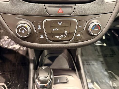 Used 2018 Chevrolet Malibu LS FWD image 24