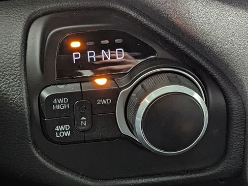 Used 2024 RAM 2500 Tradesman w/ Chrome Appearance Group AWD/4WD image 9