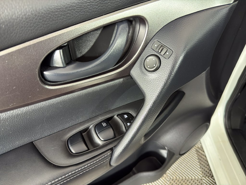 Used 2021 Nissan Rogue Sport S AWD/4WD image 16