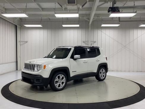 Used 2018 Jeep Renegade Limited w/ Advanced Technology Group FWD image 4