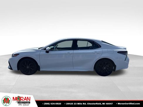 Used 2024 Toyota Camry SE FWD image 2