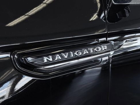 Used 2024 Lincoln Navigator Reserve image 20