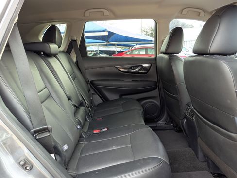 Used 2020 Nissan Rogue SL image 25