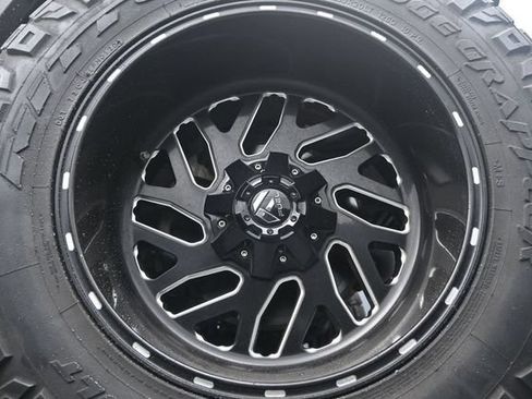 Used 2019 Jeep Wrangler Unlimited Sahara AWD/4WD image 9
