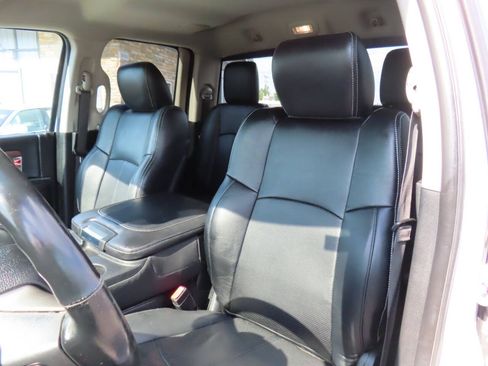 Used 2018 RAM 1500 Laramie RWD image 42