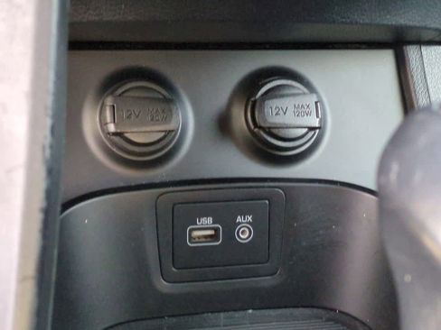 Used 2017 Hyundai Santa Fe Limited image 34