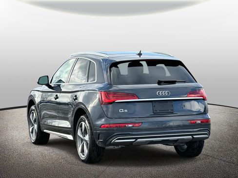 Used 2024 Audi Q5 2.0T Premium w/ Convenience Package image 4