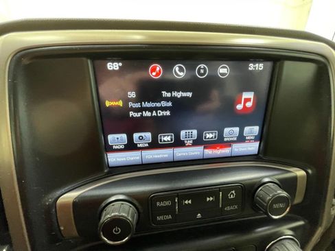 Used 2016 GMC Sierra 2500 Denali w/ Duramax Plus Package AWD/4WD image 21