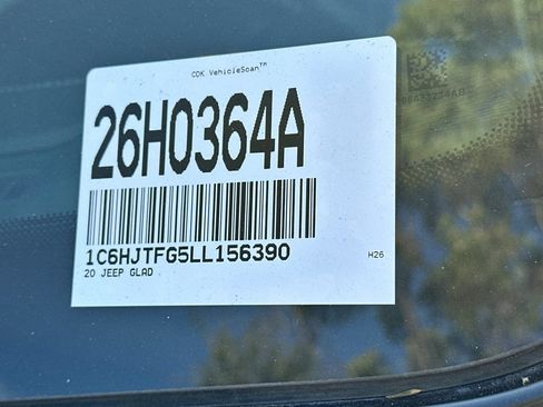 Used 2020 Jeep Gladiator Overland AWD/4WD image 8