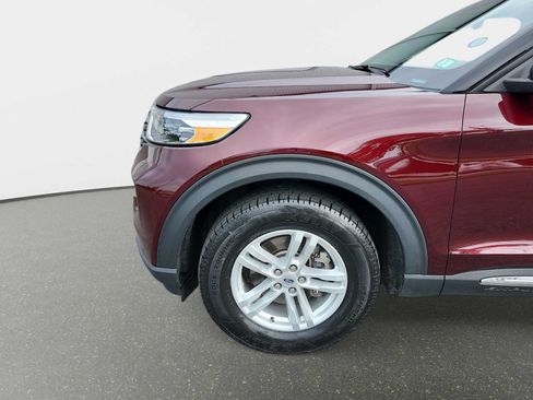 Used 2022 Ford Explorer XLT w/ Equipment Group 202A AWD/4WD image 10