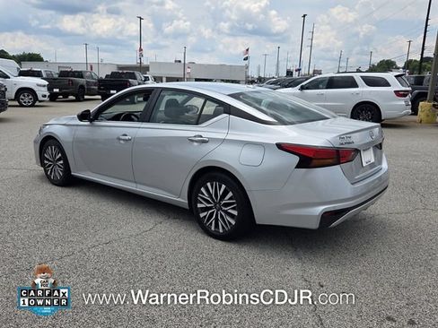 Used 2024 Nissan Altima 2.5 SV FWD image 10