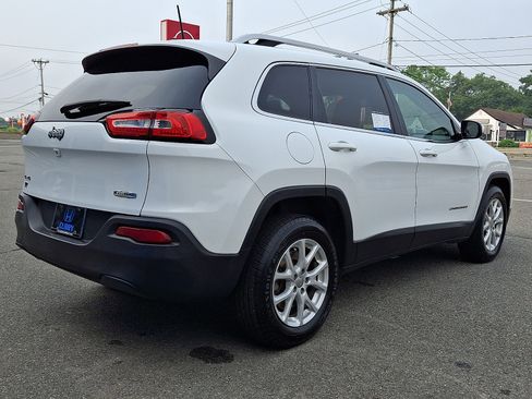 Used 2017 Jeep Cherokee Latitude w/ Cold Weather Group AWD/4WD image 4