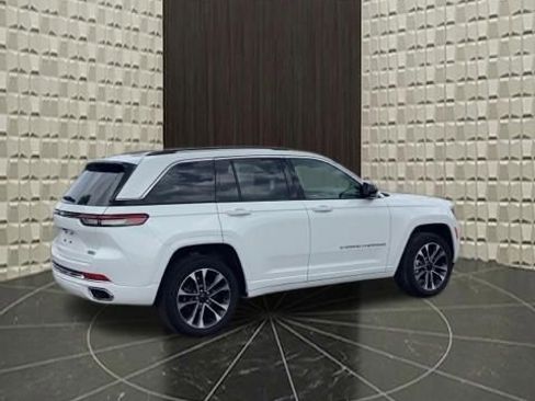 Certified 2023 Jeep Grand Cherokee Overland w/ Luxury Tech Group IV AWD/4WD image 4