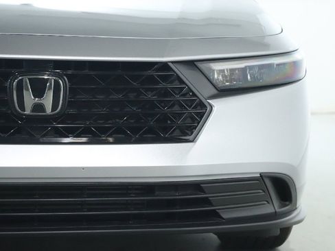 Used 2025 Honda Accord LX image 8