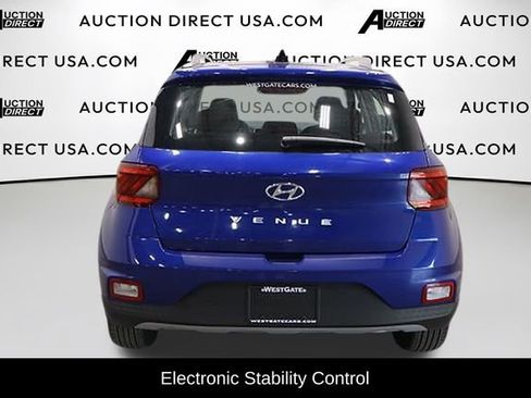 Used 2022 Hyundai Venue SEL FWD image 6