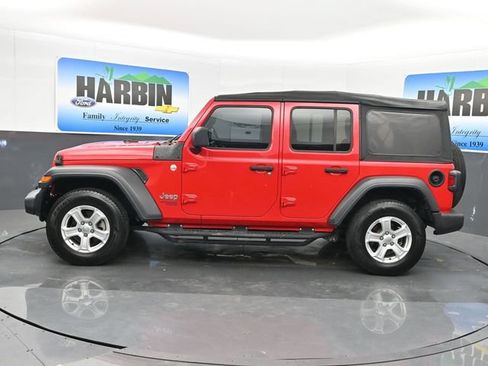 Used 2018 Jeep Wrangler Unlimited Sport S AWD/4WD image 2