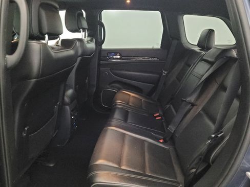 Used 2019 Jeep Grand Cherokee Overland AWD/4WD image 18