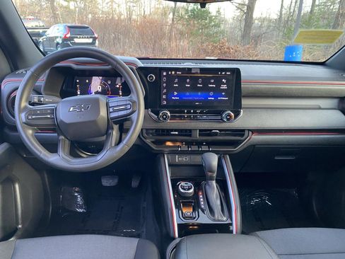 Used 2023 Chevrolet Colorado Trail Boss w/ Technology Package image 16