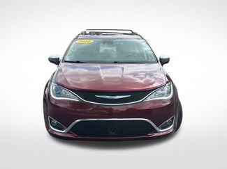 Used 2018 Chrysler Pacifica Limited w/ Tire & Wheel Group FWD video 2