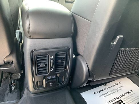 Used 2020 Jeep Grand Cherokee Limited AWD/4WD image 15