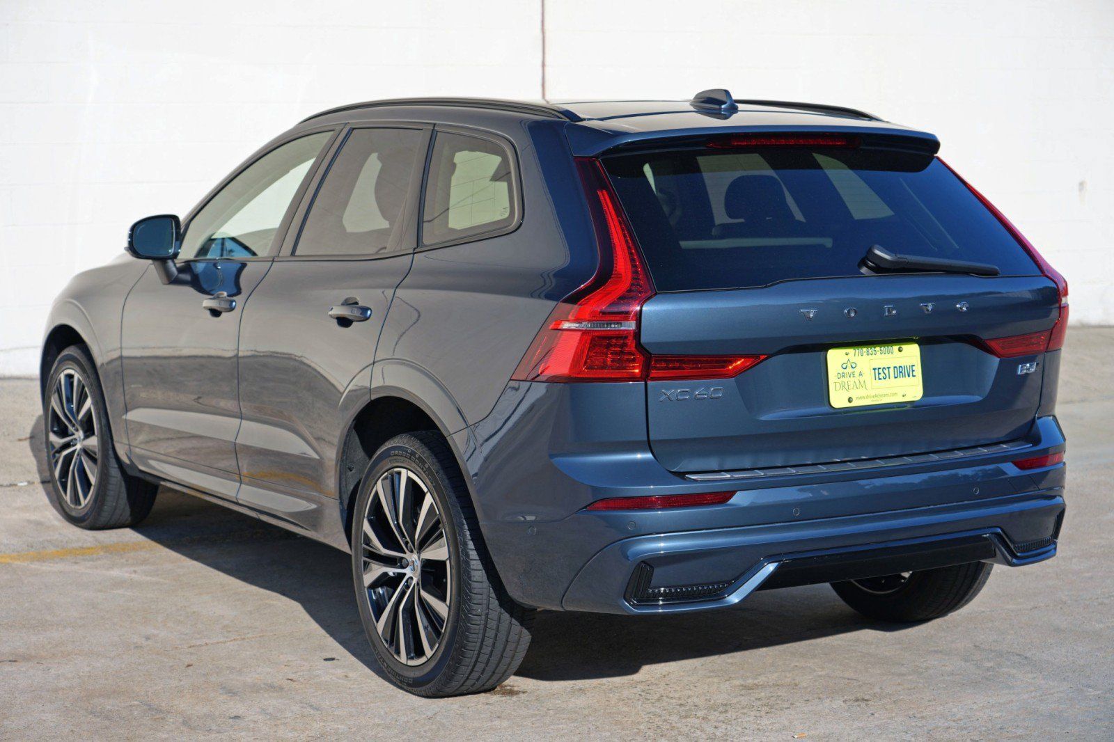 Used 2025 Volvo XC60 B5 Plus w/ Protection Package Premier AWD/4WD image 55