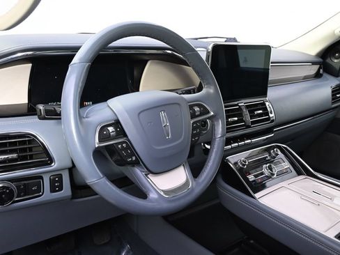 Used 2020 Lincoln Navigator Black Label w/ Cargo Convenience Package AWD/4WD image 11