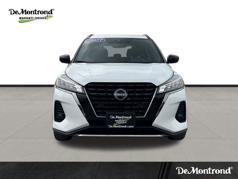 Used 2023 Nissan Kicks SR FWD image 2