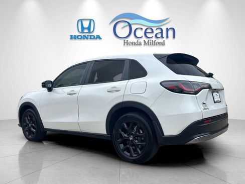 Used 2023 Honda HR-V Sport image 5