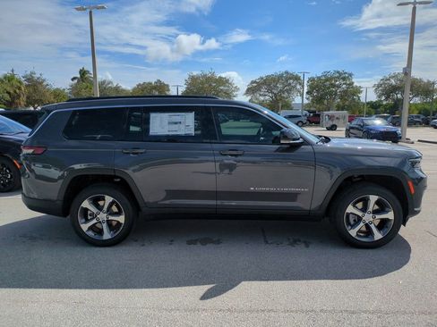 New 2025 Jeep Grand Cherokee L Limited w/ Luxury Tech Group II AWD/4WD image 4