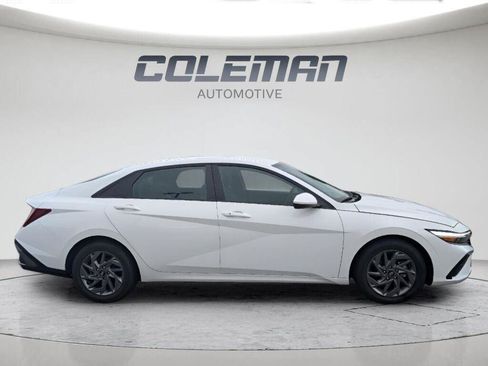 Used 2024 Hyundai Elantra SEL FWD image 20