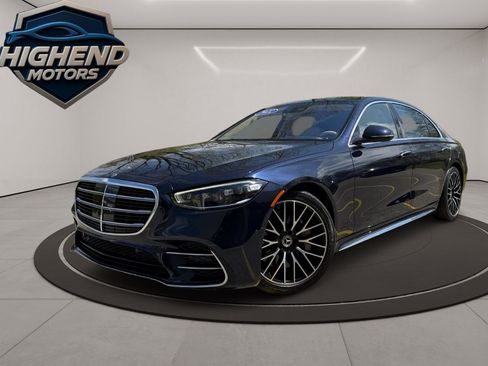 Used 2022 Mercedes-Benz S 580 4MATIC Sedan w/ AMG Line Package image 2