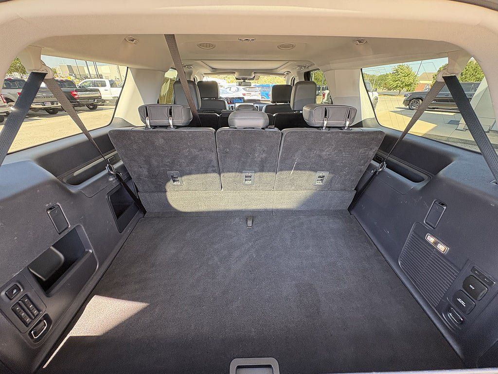 Used 2025 Ford Expedition Max Active AWD/4WD image 12