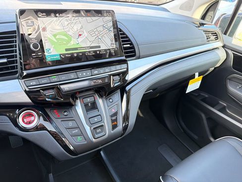 New 2026 Honda Odyssey Touring image 28