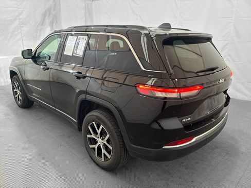 Used 2024 Jeep Grand Cherokee Limited AWD/4WD image 5