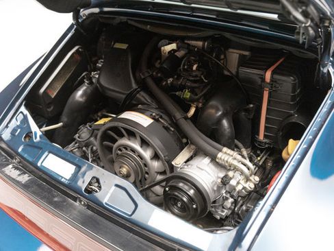 Used 1993 Porsche 911 Carrera RWD image 33