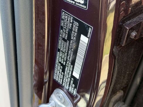 Used 2025 Volvo EX90 Ultra AWD/4WD image 25