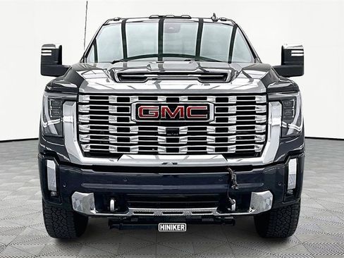 Used 2024 GMC Sierra 2500 Denali w/ Technology Package image 3