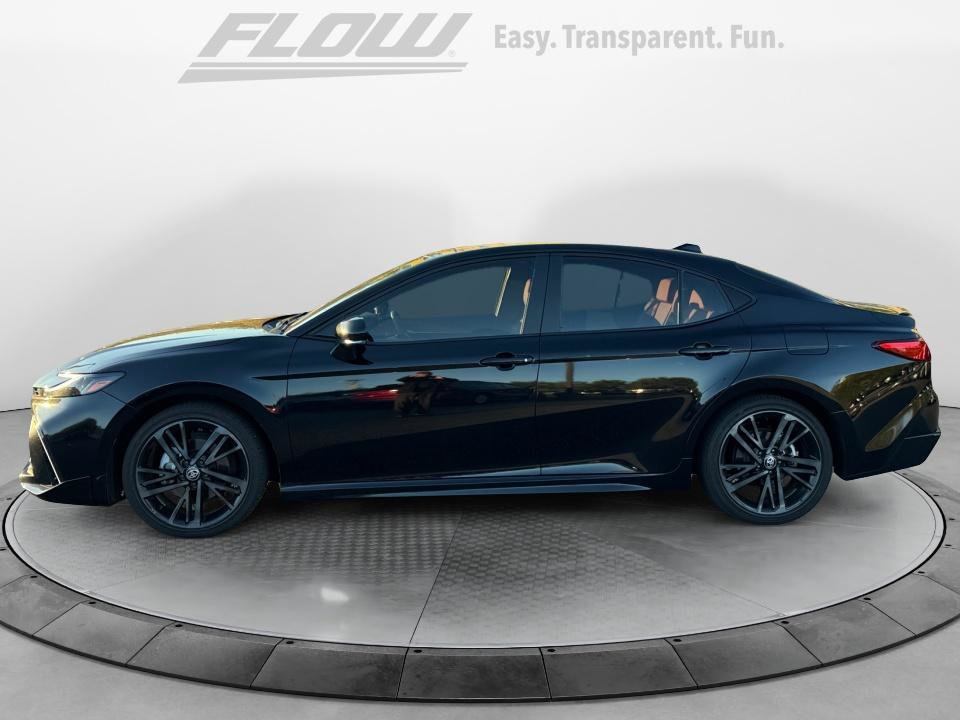 Used 2025 Toyota Camry XSE FWD image 4