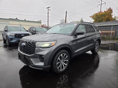 New 2026 Ford Explorer ST-Line image 1