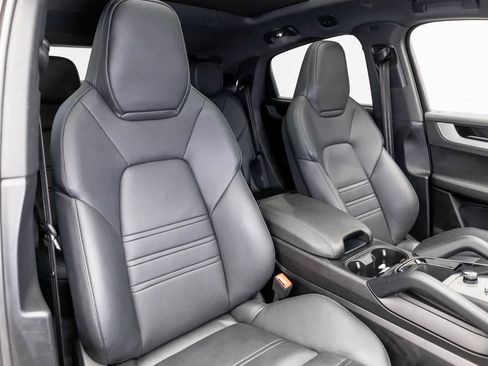Used 2024 Porsche Cayenne S image 66
