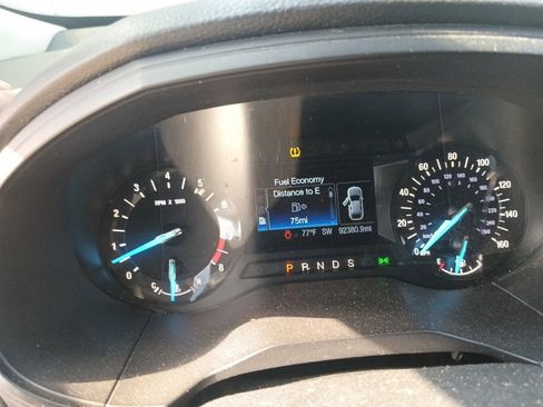 Used 2015 Ford Edge SE image 6