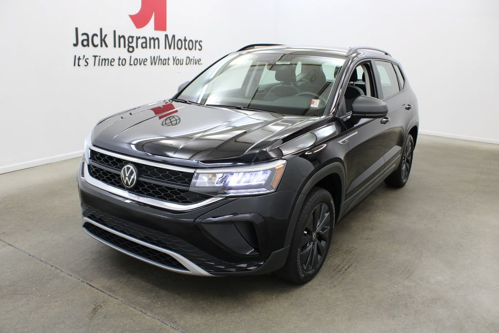 Used 2023 Volkswagen Taos S FWD image 2