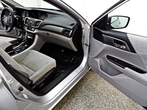 Used 2013 Honda Accord LX image 12